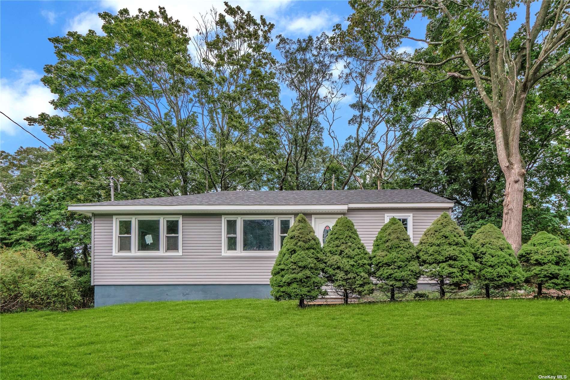 #1 photo, 27 Overhill Road, 东长岛 Rocky Point , NY 11778