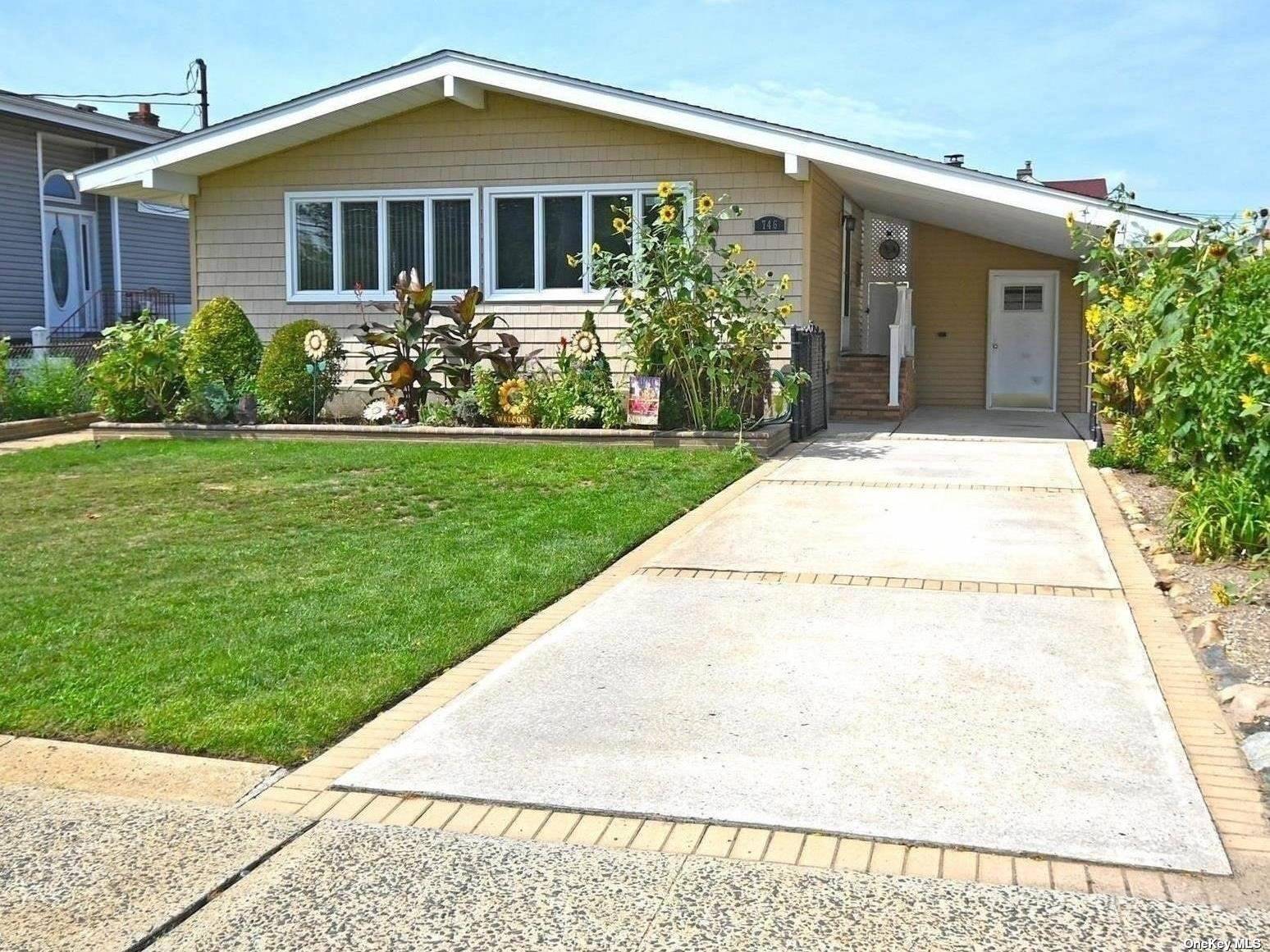 #1 photo, 746 S Ocean Avenue, 长岛 Freeport , NY 11520