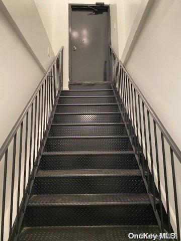 #13 photo, 190-01 Hollis Avenue, クイーンズ区 Hollis , NY 11423