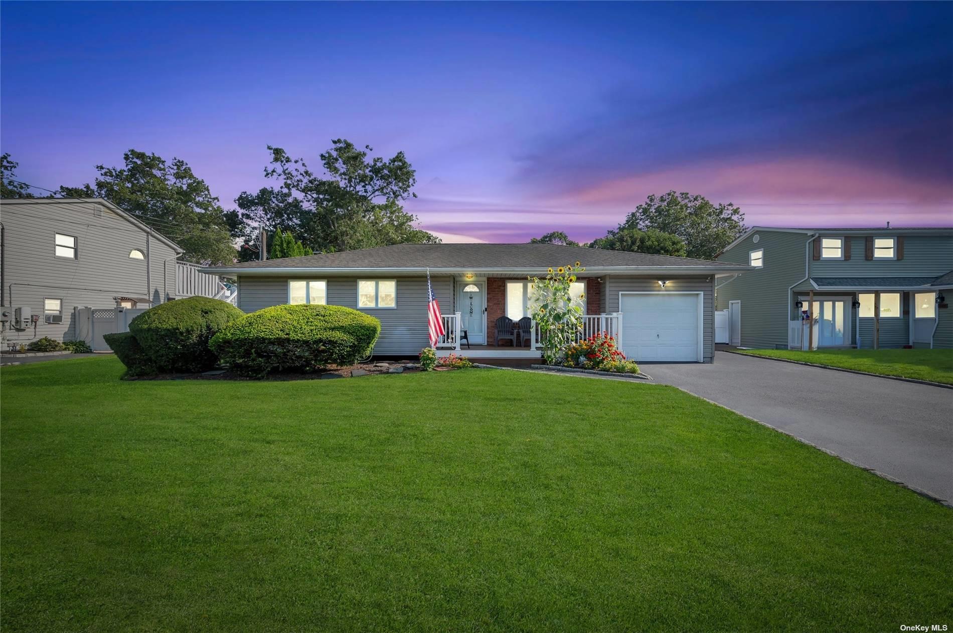 #1 photo, 132 Seneca Street, Ronkonkoma , NY 11779