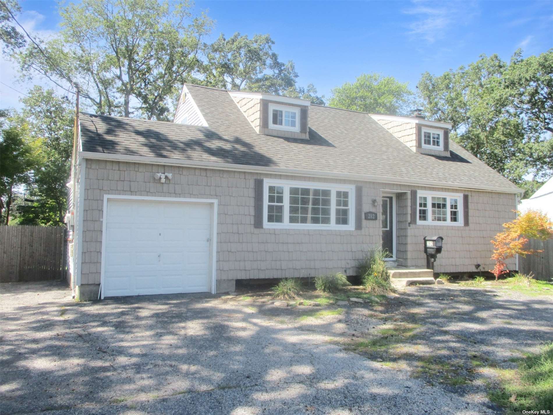 #1 photo, 282 Maple Avenue, 东长岛 史密斯敦 Smithtown , NY 11787