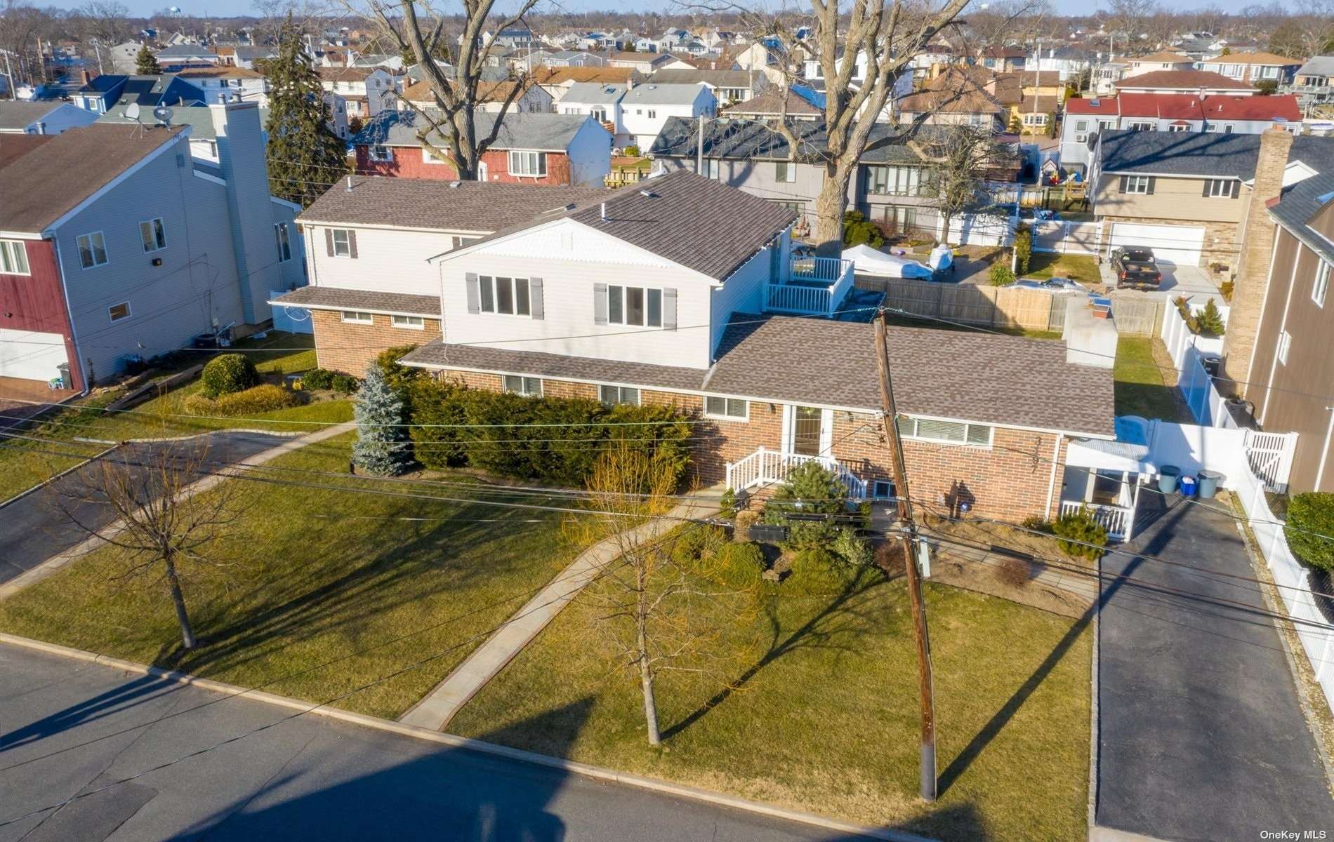 #1 photo, 3497 Frederick Street, 长岛 Oceanside , NY 11572