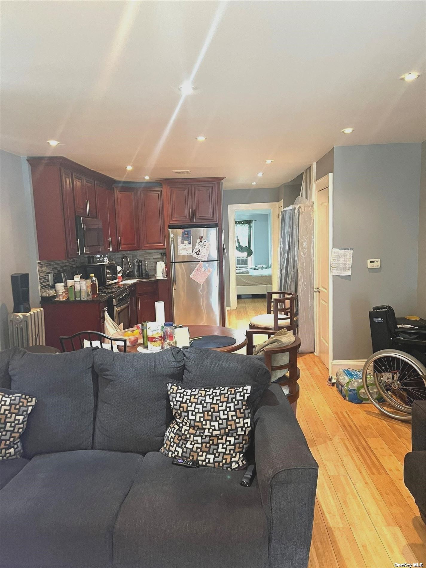 #1 photo, 118-04 204th Street, 皇后区 Saint Albans , NY 11412