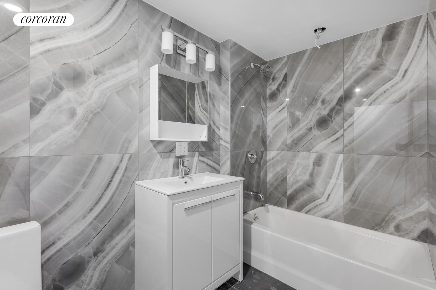 #1 photo, 83-15 PARSONS Boulevard, 皇后区 牙买加 Jamaica Hills , NY 11432