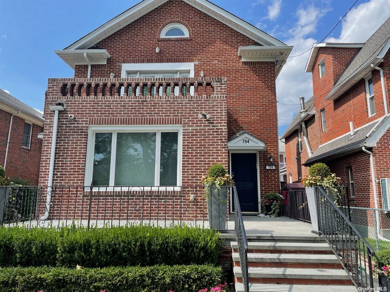 #1 photo, 754 Caffrey Avenue, 皇后区 Far Rockaway , NY 11691