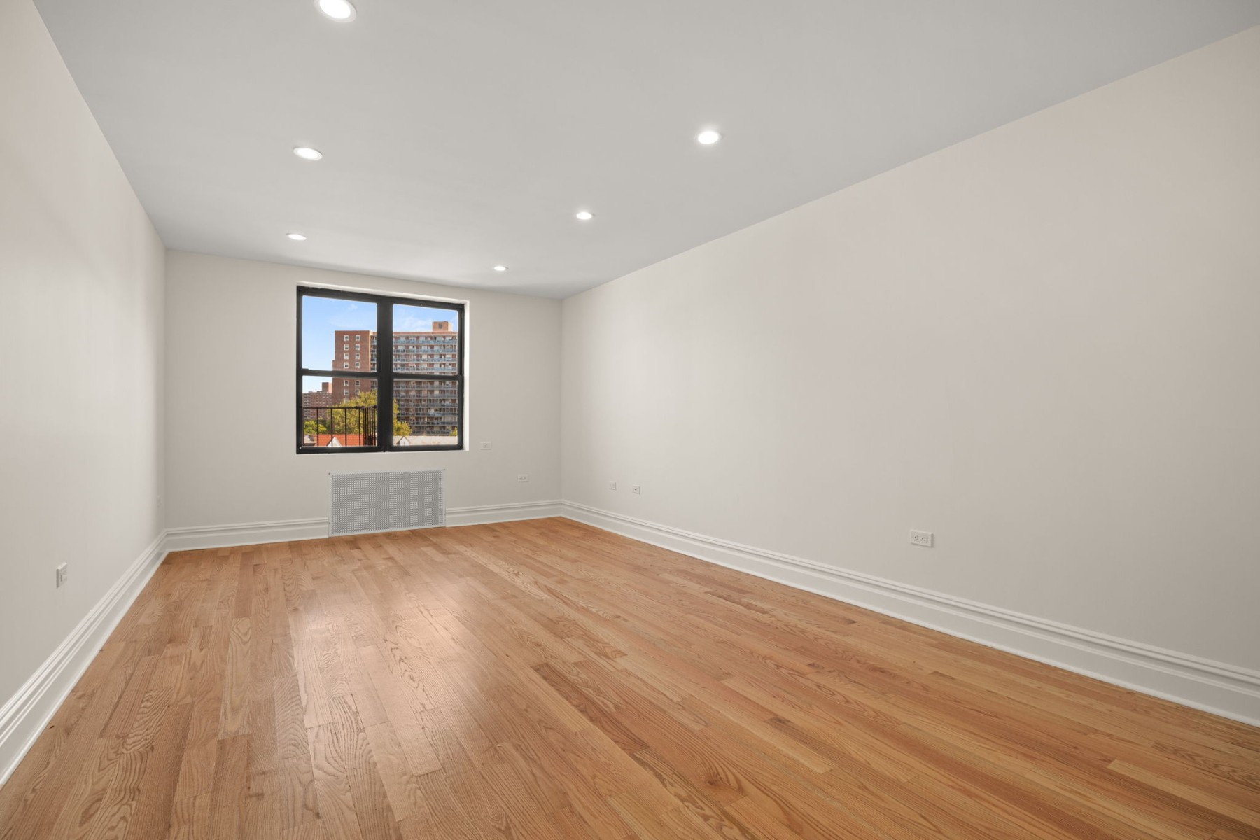 #1 photo, 97-25 64th Avenue, 皇后区 雷哥公园 Rego Park , NY 11374