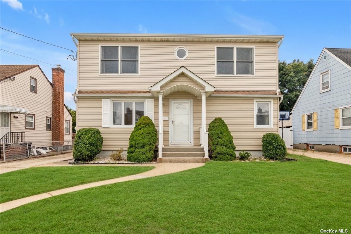 #1 photo, 223 Jerome Avenue, Mineola , NY 11501