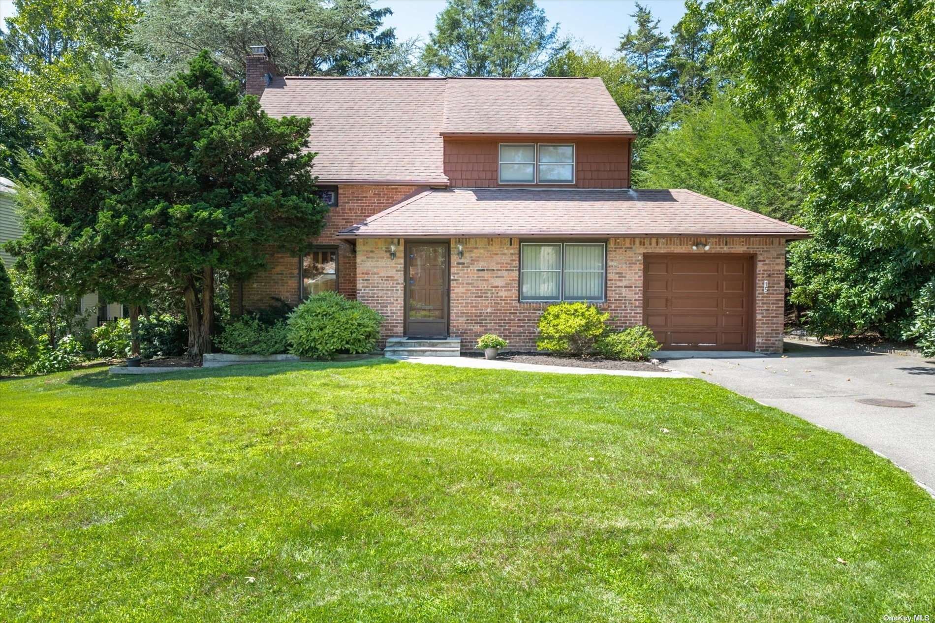 #1 photo, 15 Circle Lane, नासाउ काउंटी East Hills , NY 11577