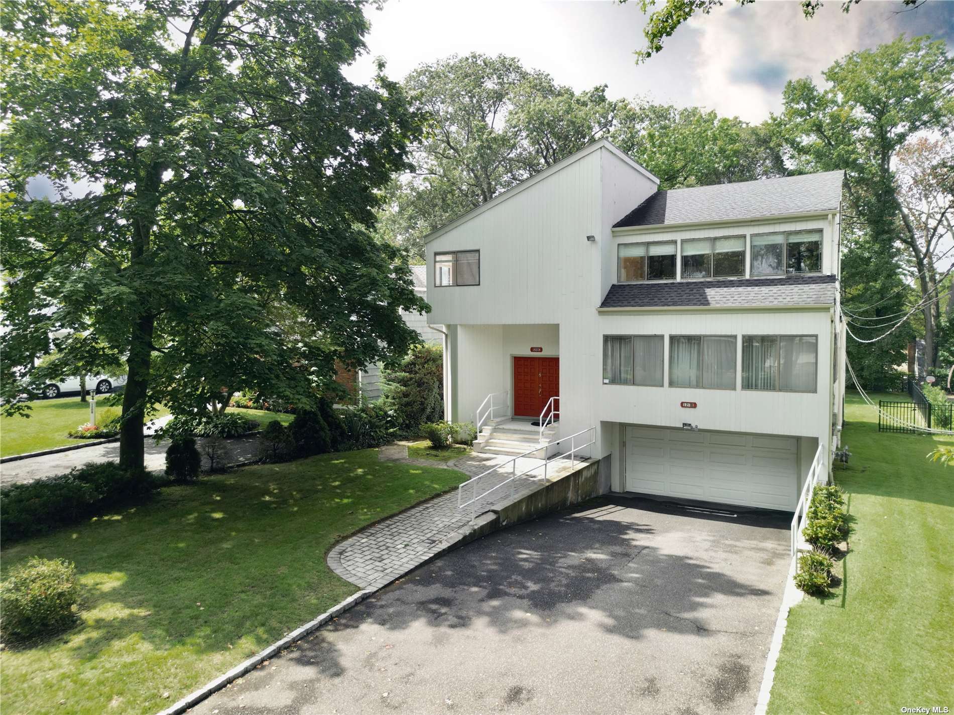 #1 photo, 120-C Station Road, 长岛 大颈 Great Neck , NY 11023