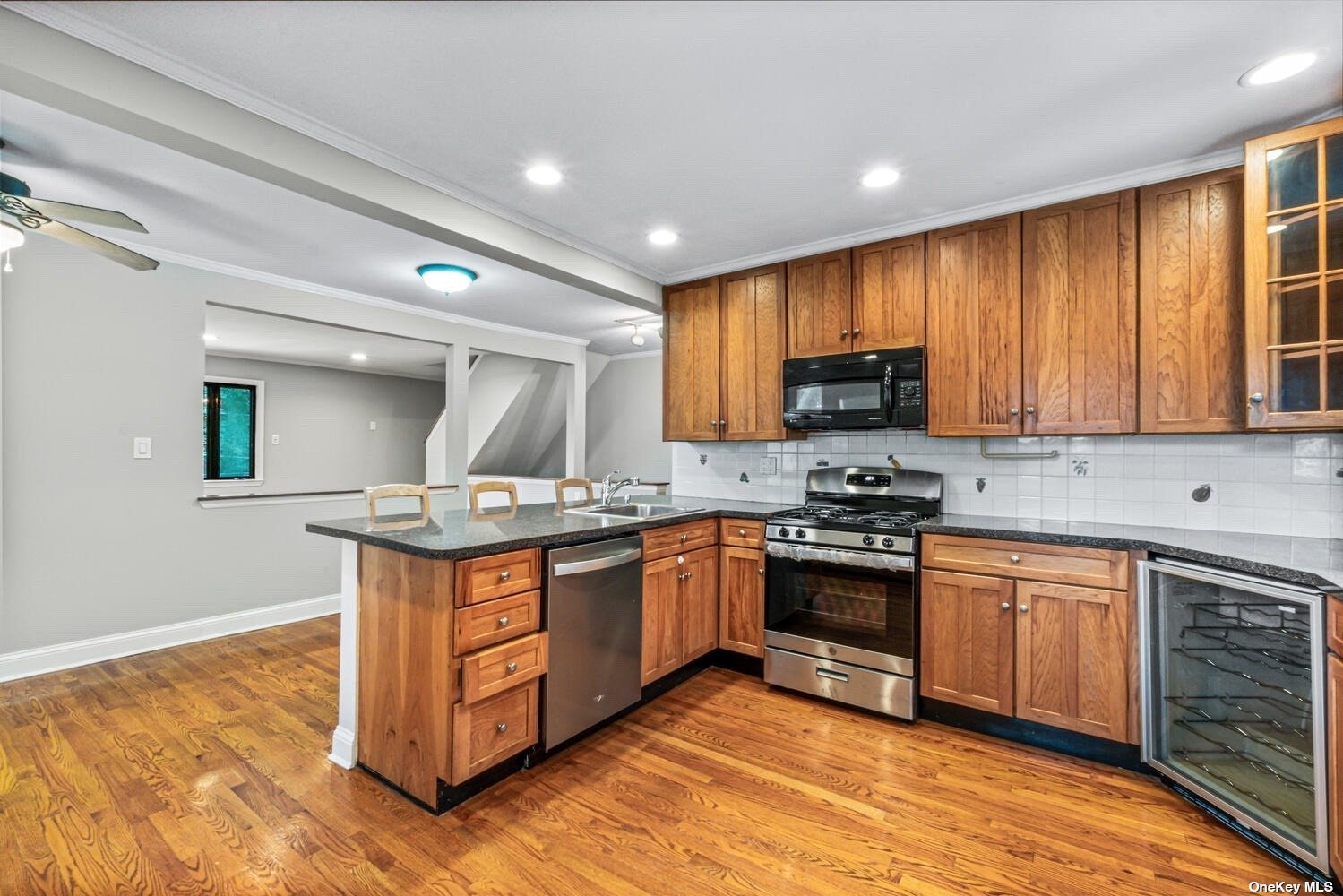 #1 photo, 43-02 Orient Avenue, 皇后区 道格拉斯顿 Douglaston , NY 11363