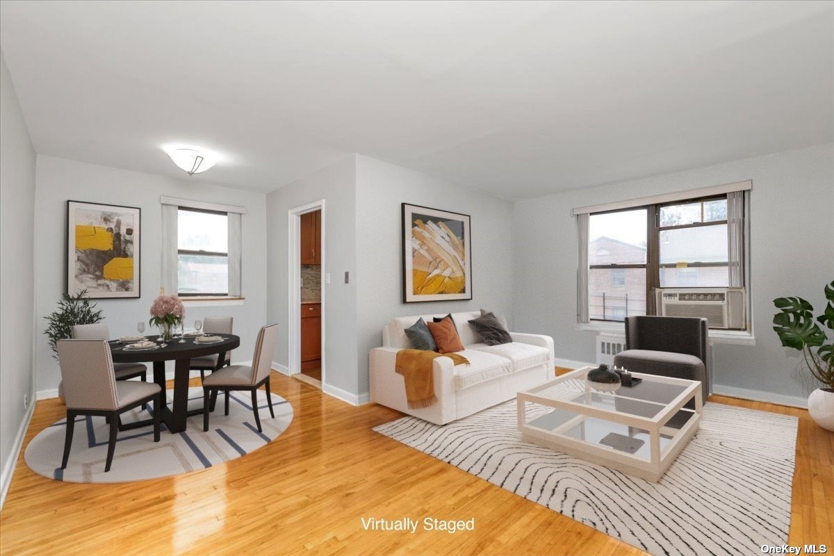 #1 photo, 196-52 67th Ave, 皇后区 新鲜草原 Fresh Meadows , NY 11365