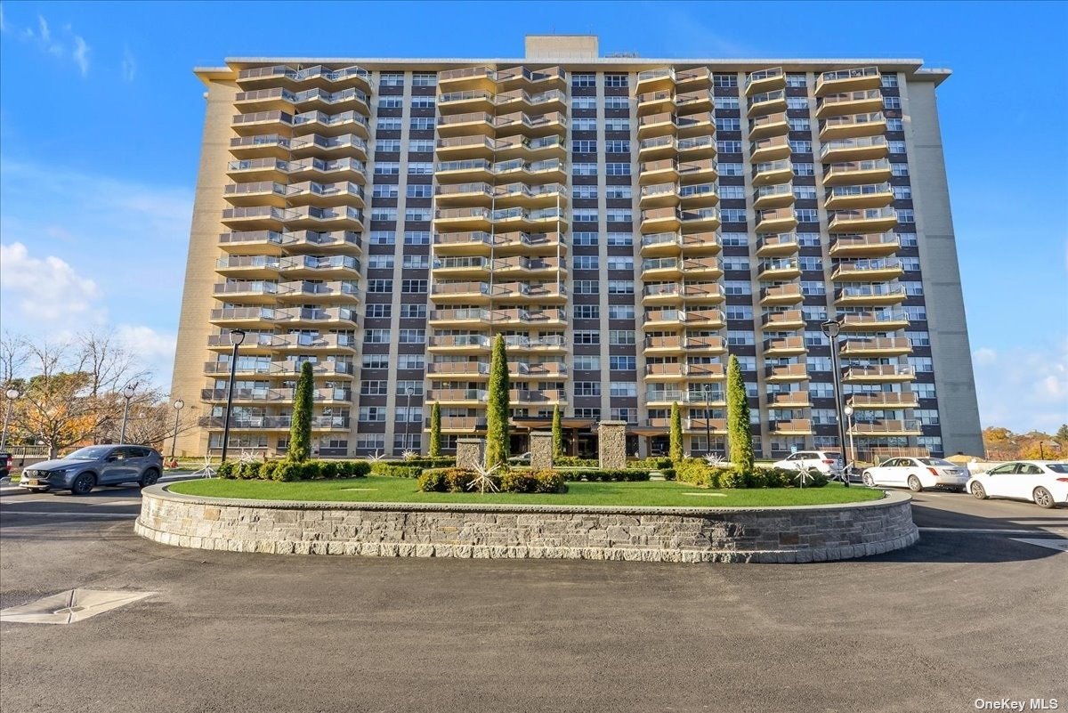 #1 photo, 17-85 215 Street, 皇后區 貝塞 Bayside , NY 11360