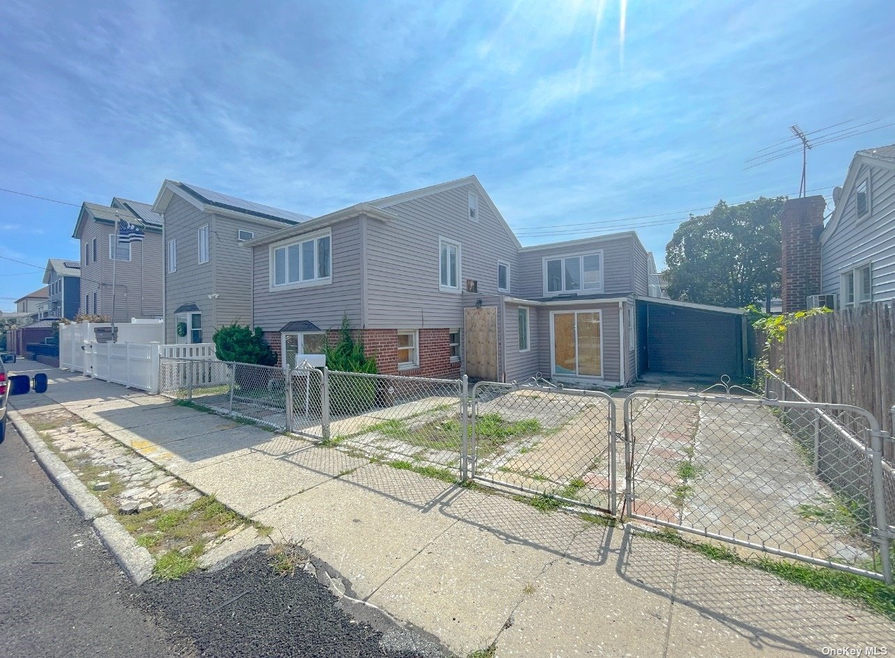 #1 photo, 24 Cyrus Avenue, ব্রুকলিন Gerritsen Beach , NY 11229