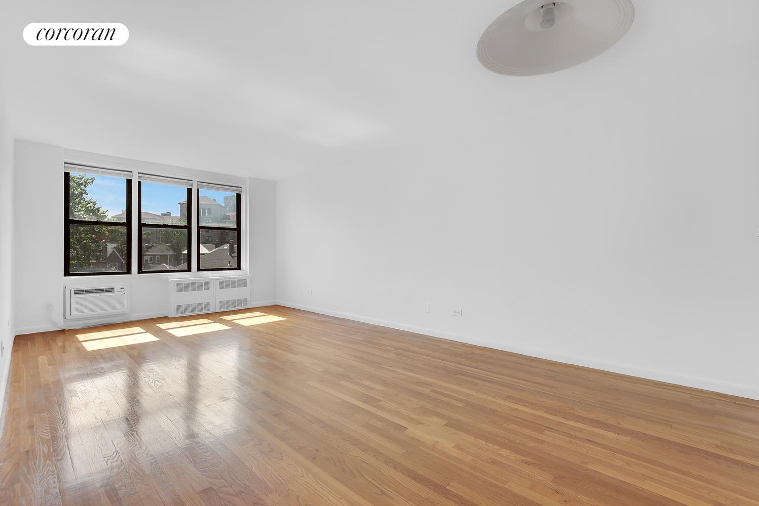 #1 photo, 3520 Leverich Street, 皇后区 杰克逊高地 Jackson Heights , NY 11377