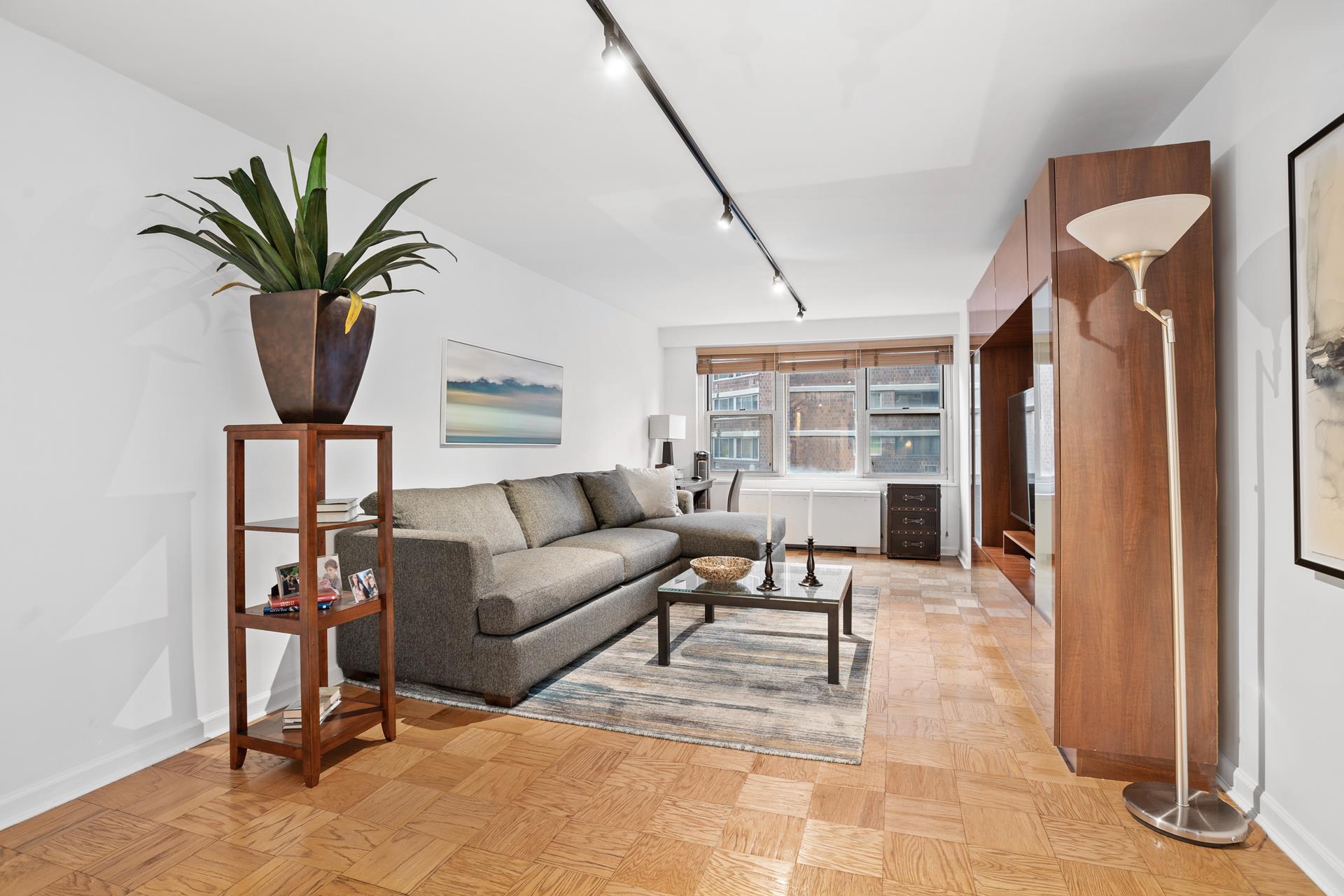 #1 photo, 305 East 24th Street, 曼哈顿 格拉梅西公园 KIPS , NY 10010