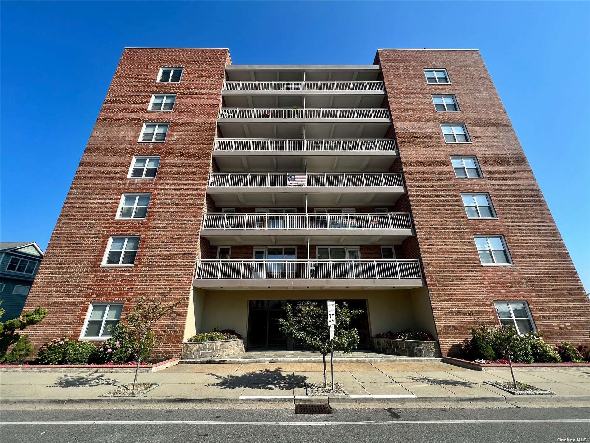 #1 photo, 855 E Broadway, 长岛 长滩 Long Beach , NY 11561