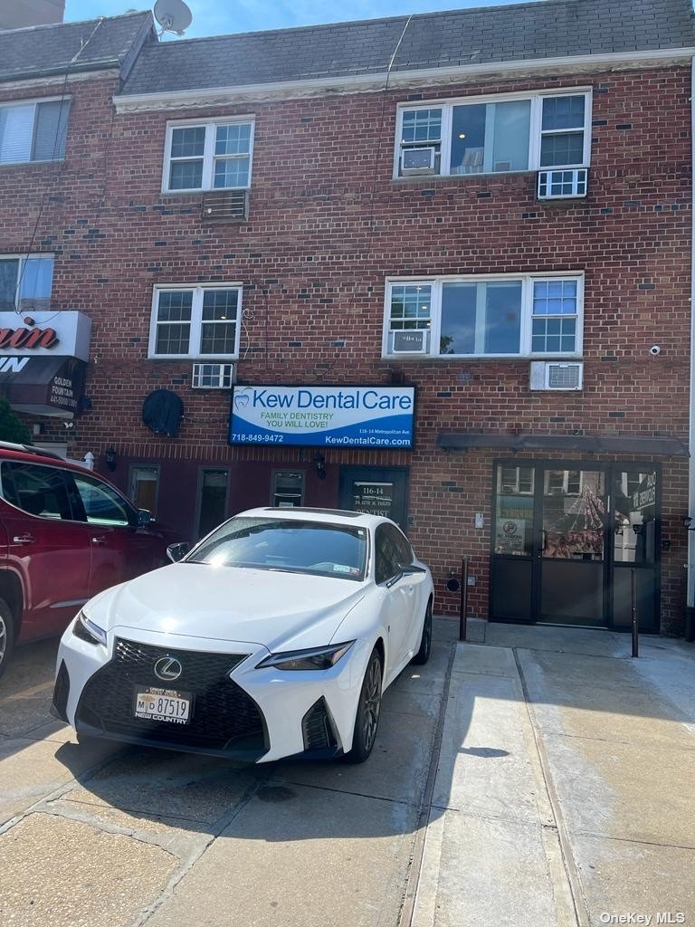 #1 photo, 116-14 Metropolitan Avenue, 皇后区 秋园 Kew Gardens , NY 11418
