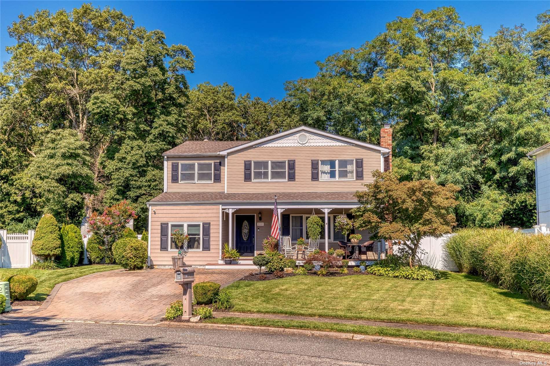 #1 photo, 28 Sylvia Circle, Holbrook , NY 11741