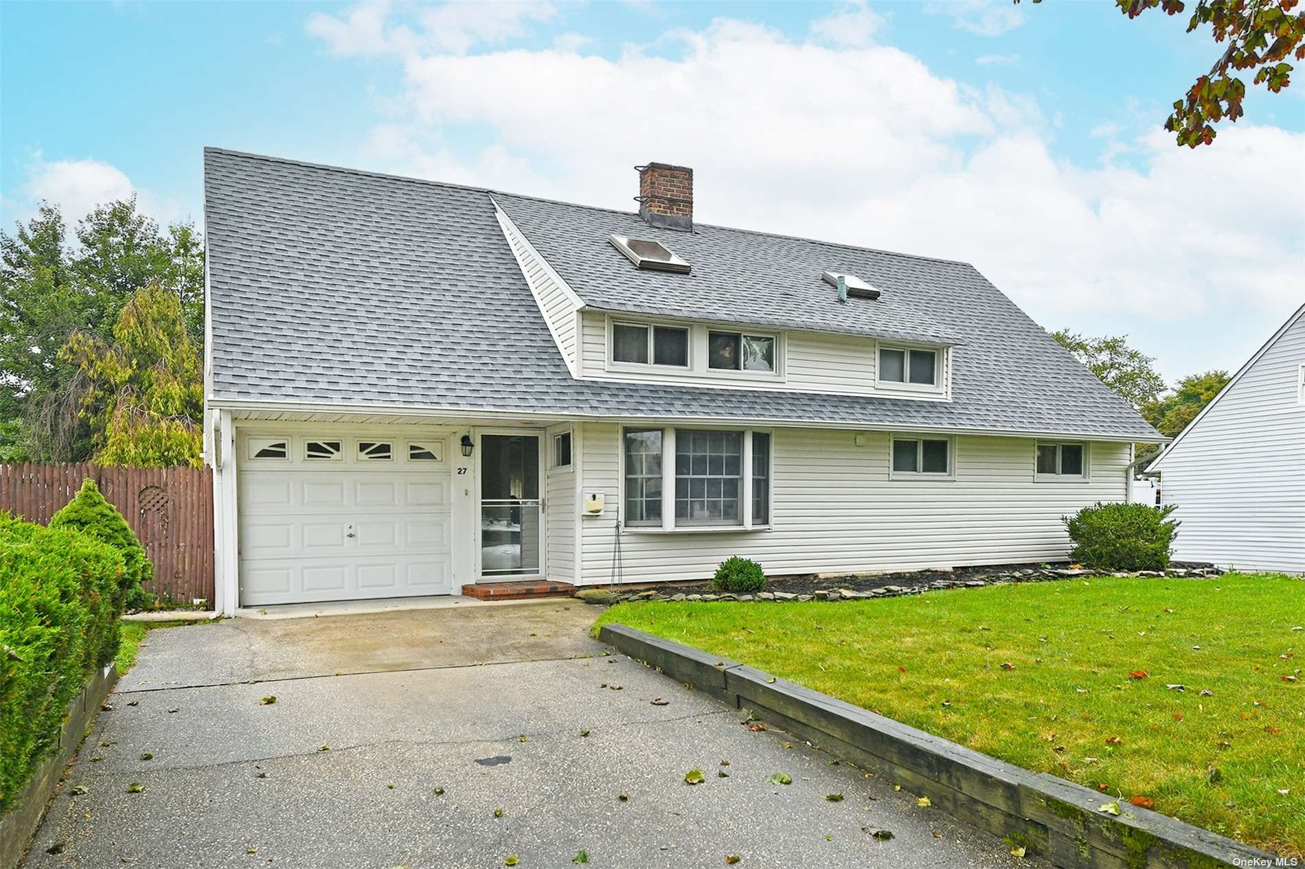 #1 photo, 27 Tallow Lane, 长岛 Levittown , NY 11756