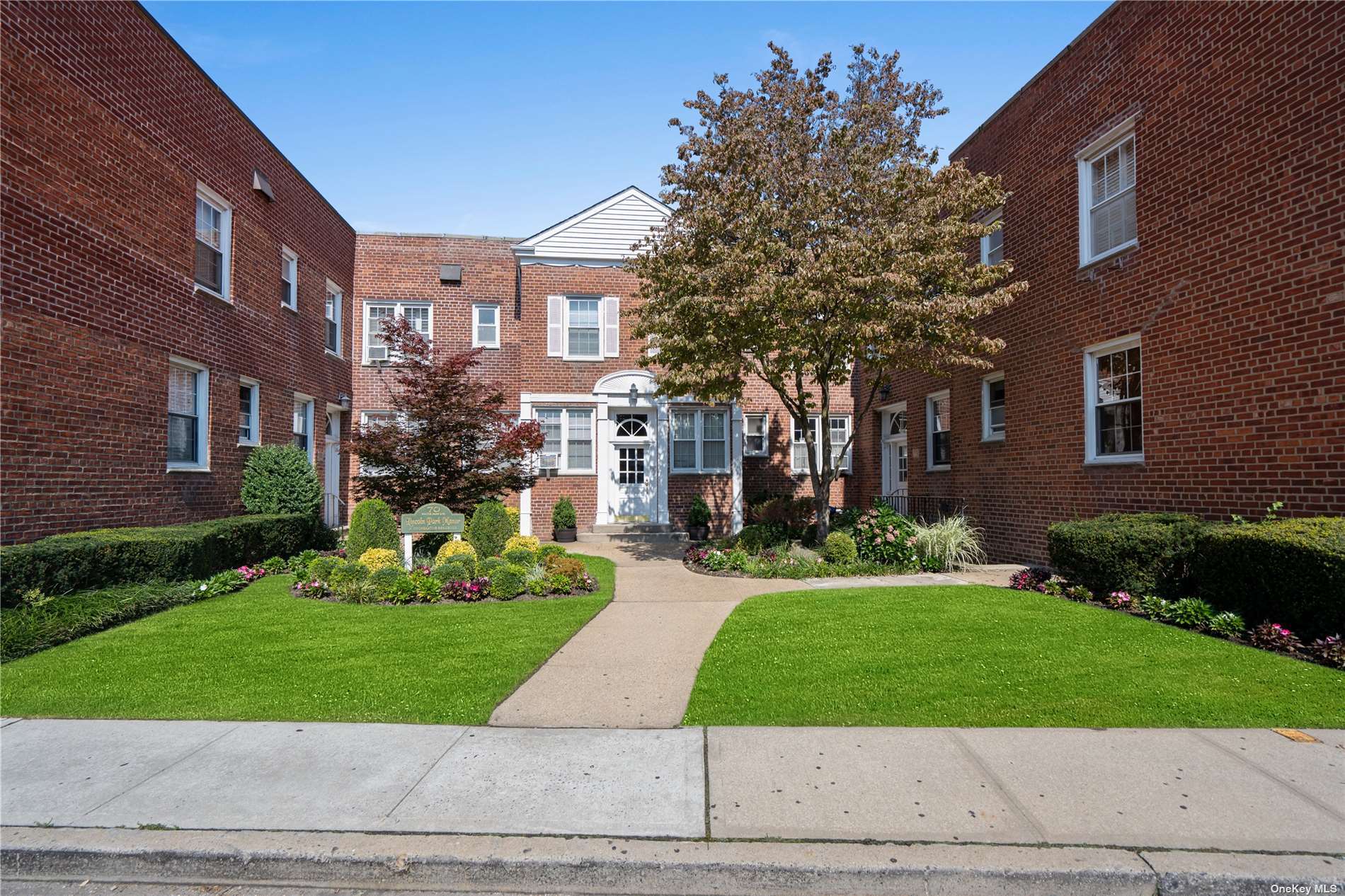 #1 photo, 70 S. Park Avenue, 长岛 Rockville Centre , NY 11570