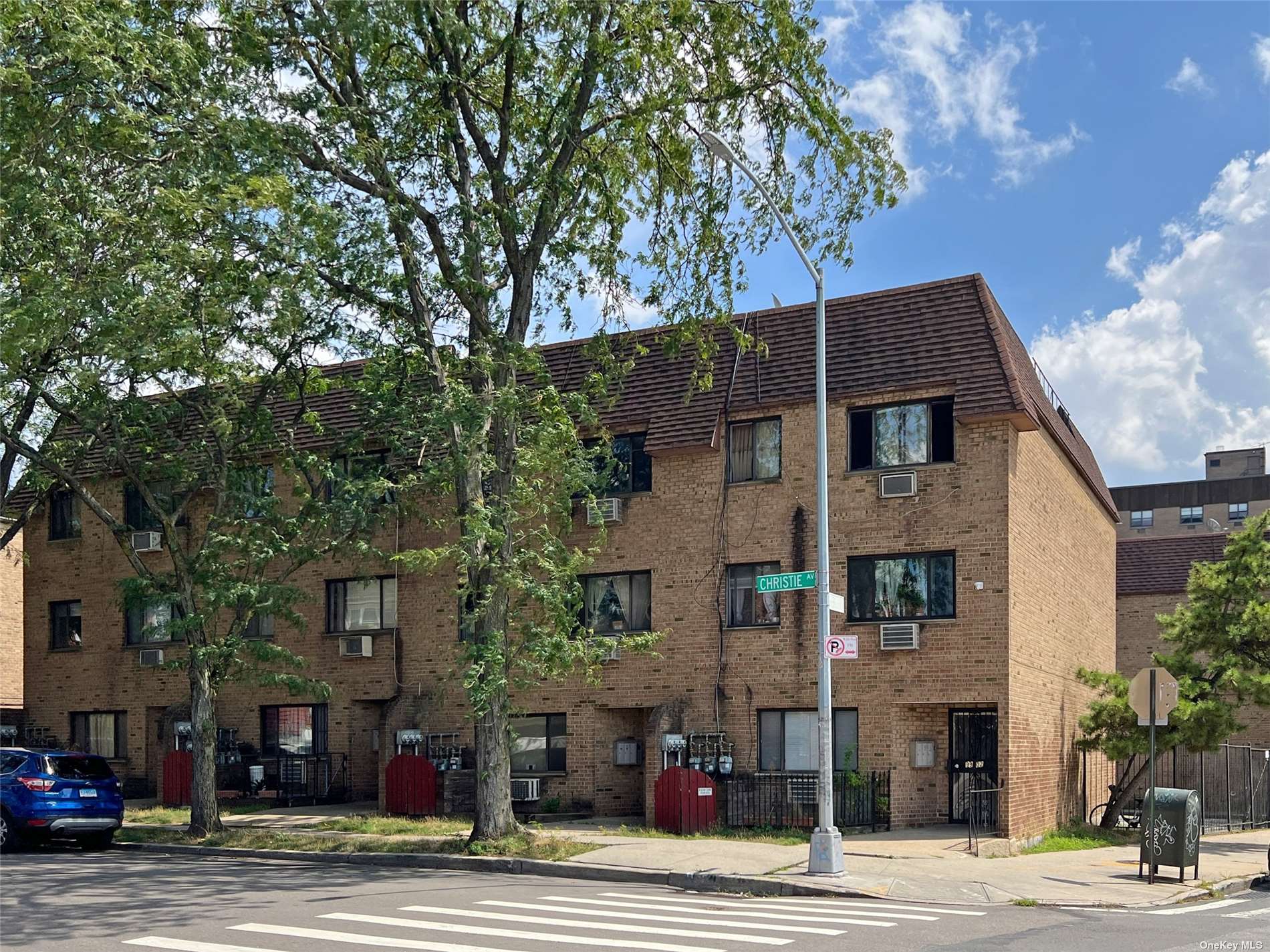 #1 photo, 99-02 Christie Avenue, 皇后区 可乐娜 Corona , NY 11368