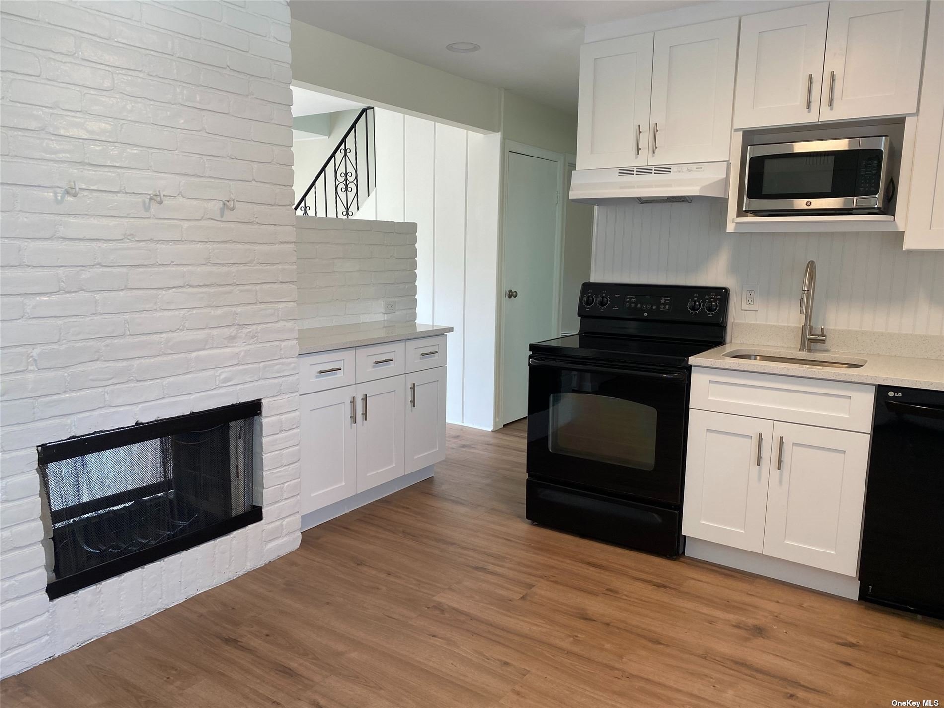 #1 photo, 12 Hardy Lane, 长岛 西布雷 Westbury , NY 11590