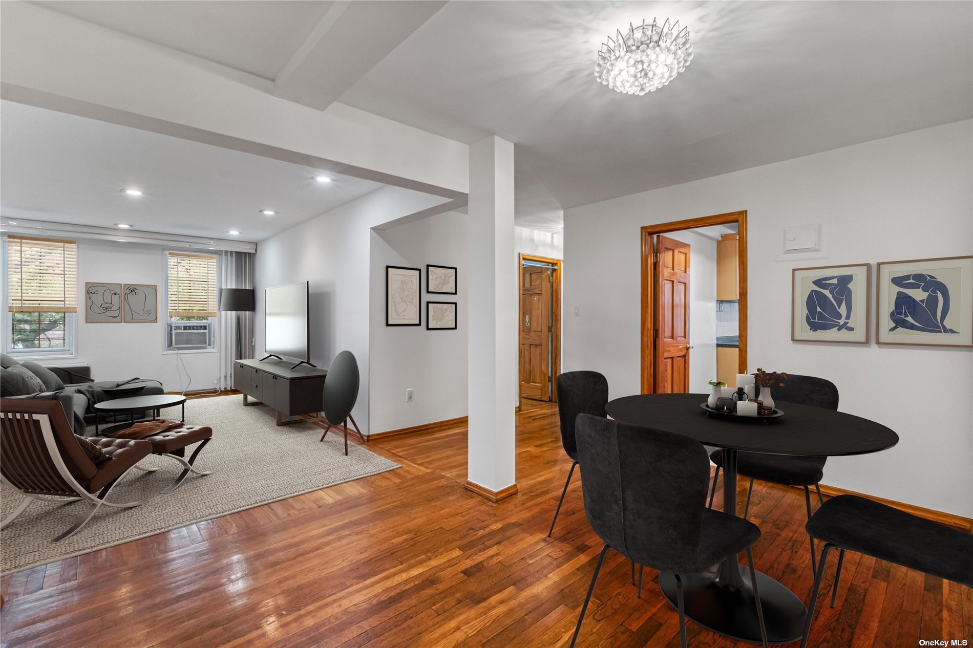 #1 photo, 140-18 Burden Crescent, 皇后区 Briarwood , NY 11435