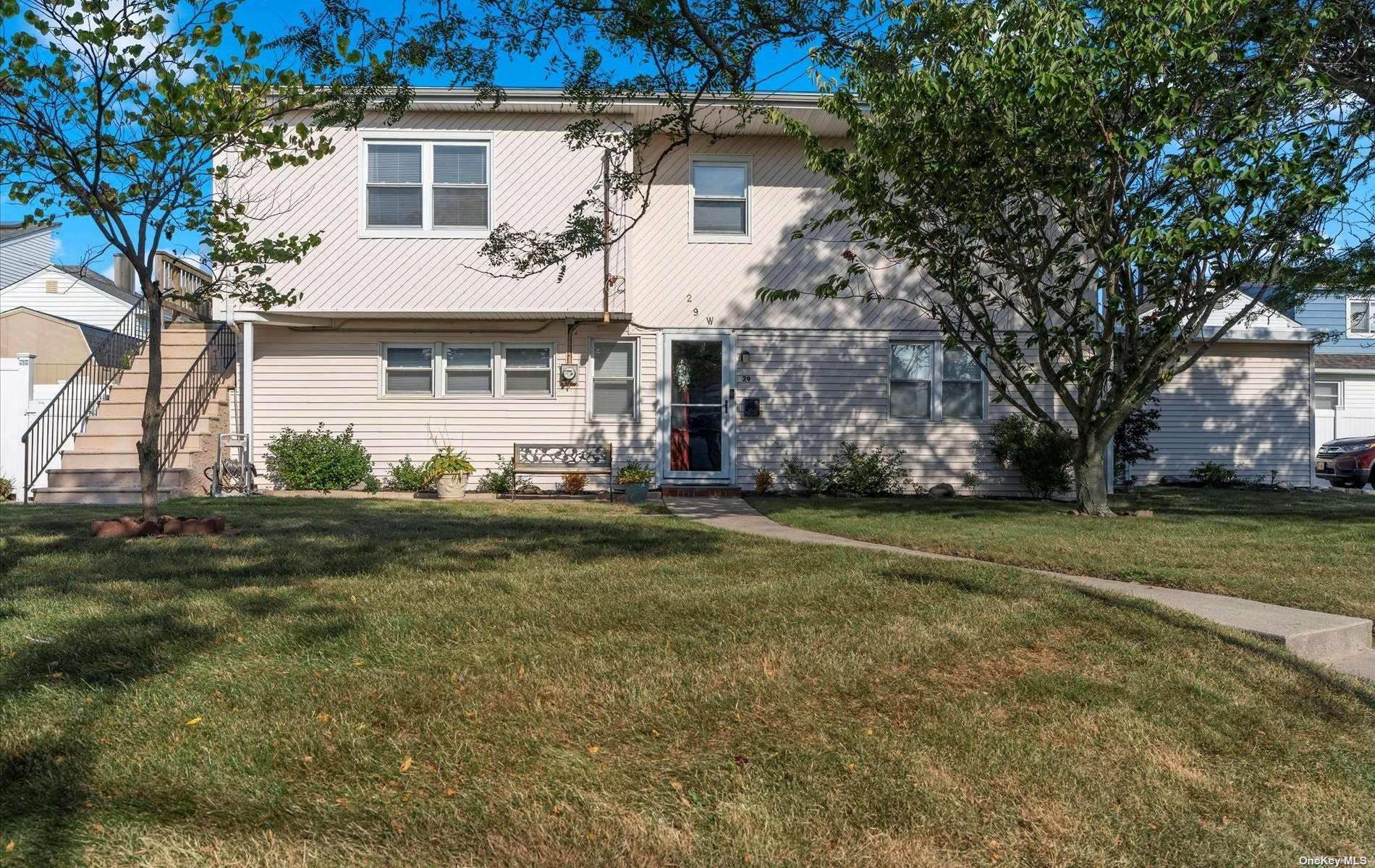 #1 photo, 29 Island Parkway, नासाउ काउंटी Island Park , NY 11558