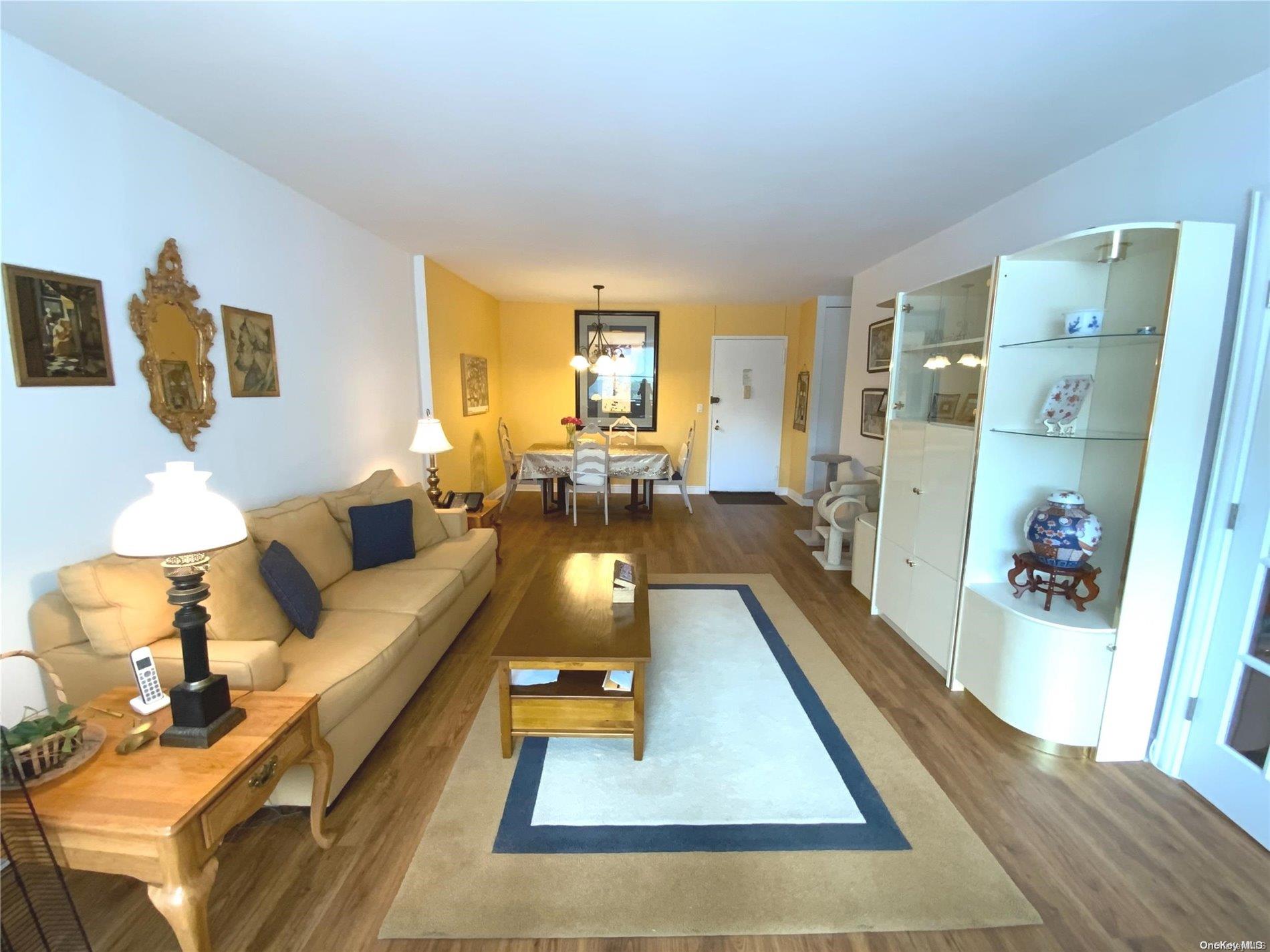 #1 photo, 270-10 Grand Central Parkway, 皇后区 花卉园 Floral Park , NY 11005