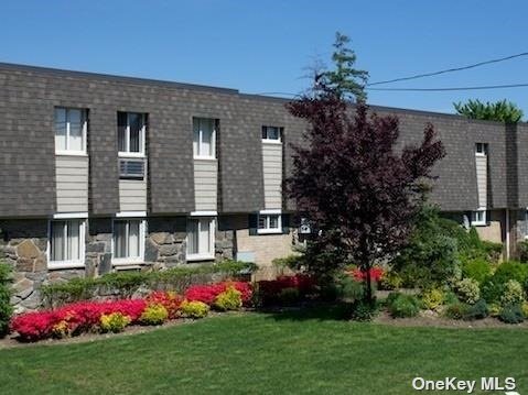 #1 photo, 25 N Clinton Avenue, 东长岛 海湾 Bay Shore , NY 11706