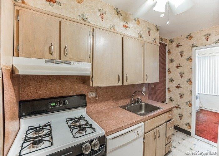 #14 photo, 18-70 211 Street, Bayside , NY 11360