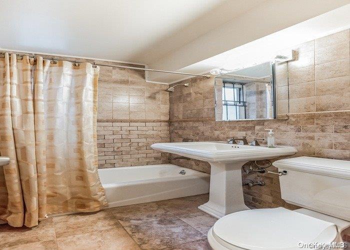 #8 photo, 18-70 211 Street, Bayside , NY 11360