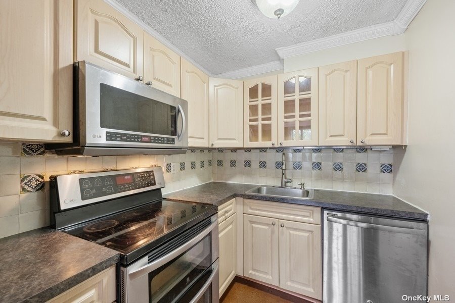 #1 photo, 9-05 162nd Street, 皇后区 Beechhurst , NY 11357