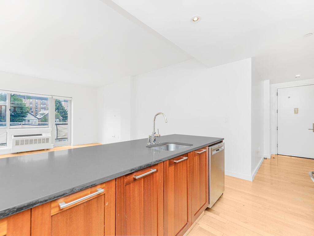 #1 photo, 460 West 236th Street, 布朗士 Fieldston , NY 10463