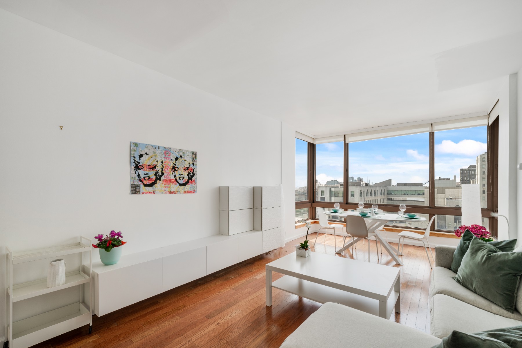 #1 photo, 524 E 72nd Street, 맨해튼 Lenox Hill , NY 10021