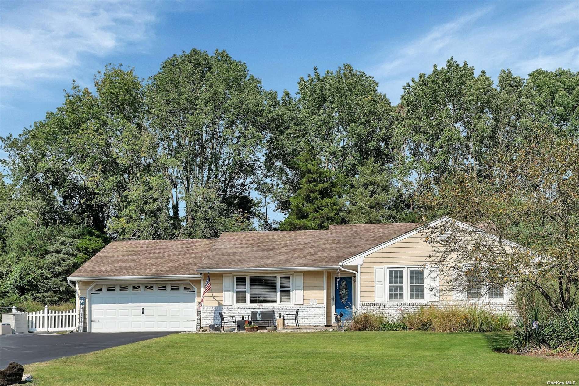 #1 photo, 25 Hemlock Lane, Smithtown , NY 11787