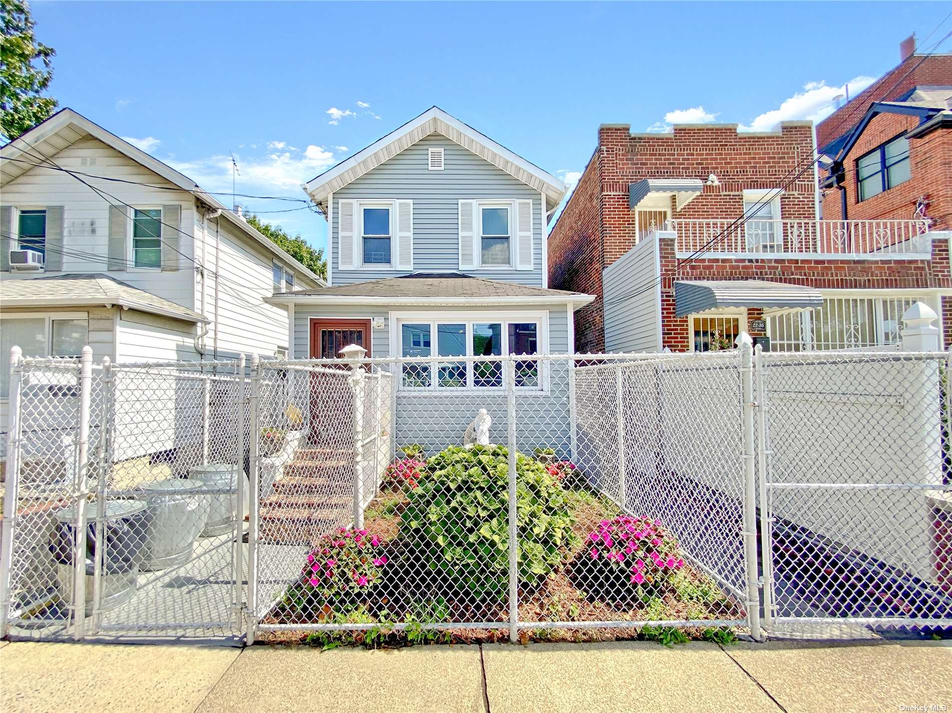 #1 photo, 22-33 73rd Street, 皇后区 艾姆赫斯特 East Elmhurst , NY 11370