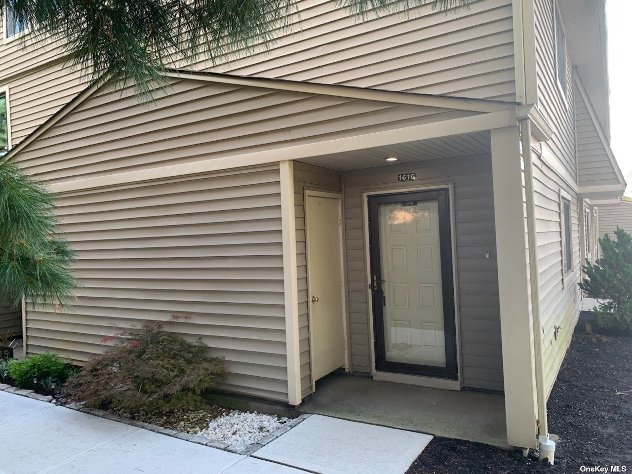 #1 photo, 100 Daly Boulevard, Oceanside , NY 11572