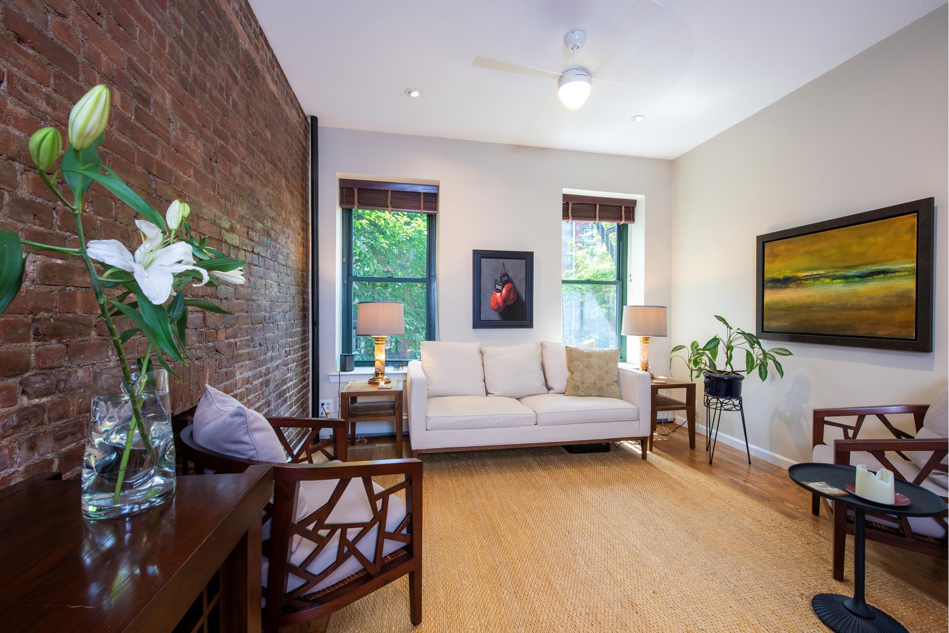 #1 photo, 352 West 117th Street, 曼哈顿 哈莱姆区 South Harlem , NY 10026