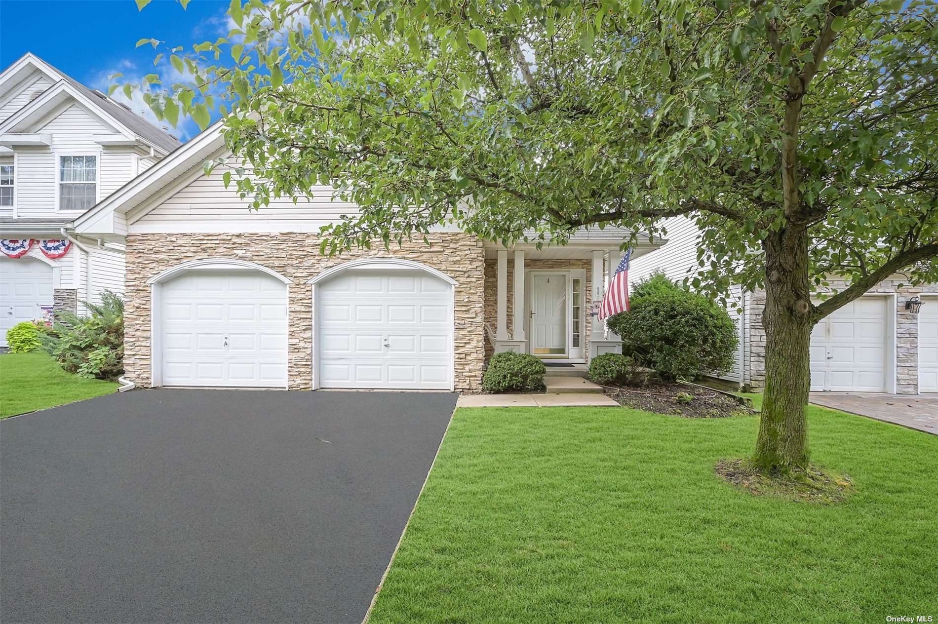 #1 photo, 625 Spring Lake Drive, 東長島 Middle Island , NY 11953