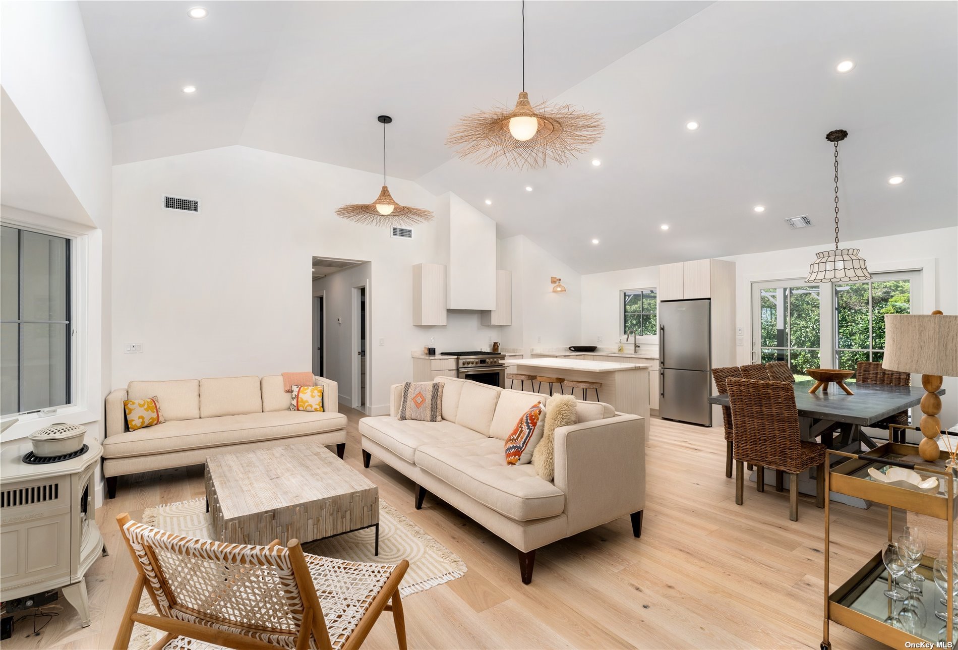 #1 photo, 28 Alanson Lane, 東長島 汉普顿 Hampton Bays , NY 11946