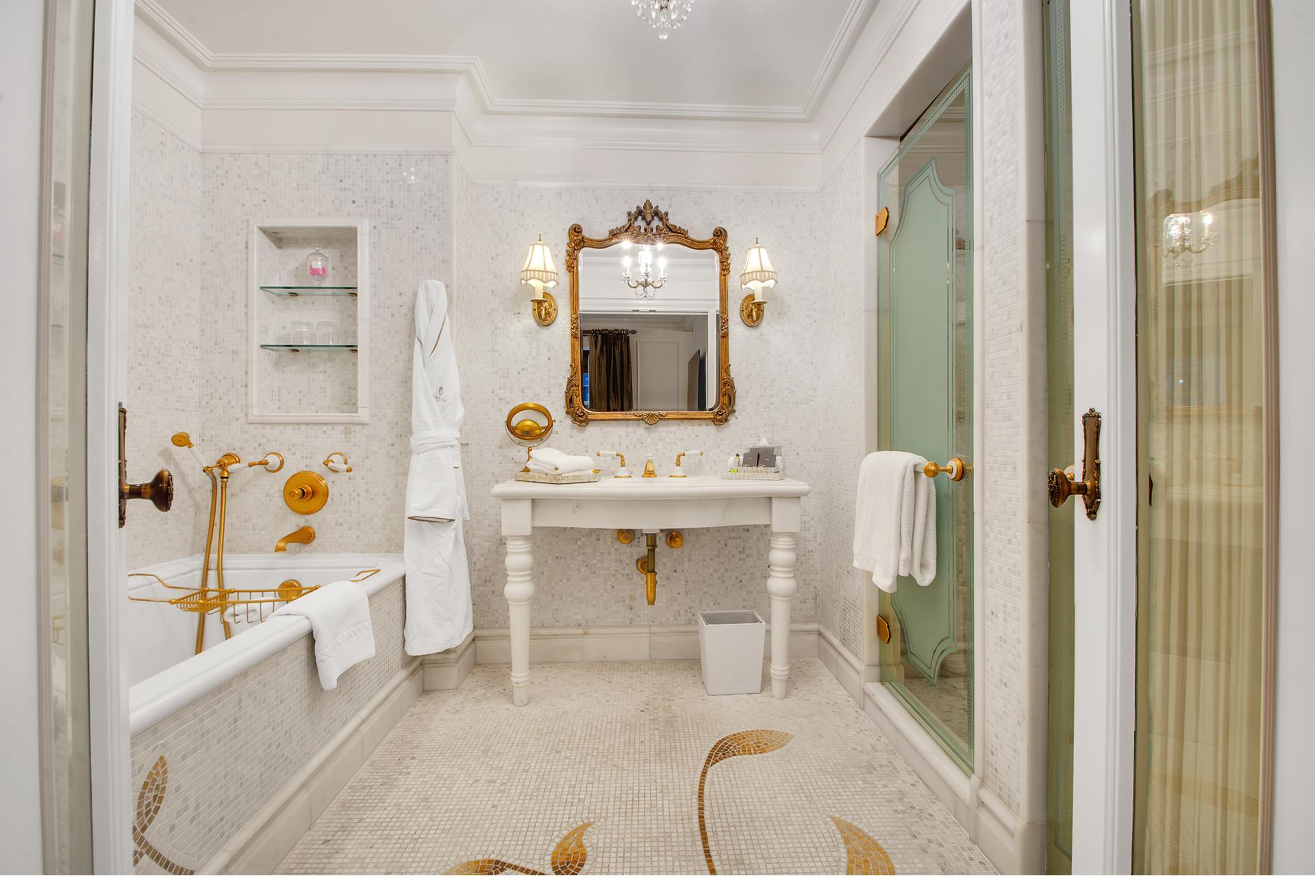 #12 photo, 1 CENTRAL Park S, マンハッタン Central Park South , NY 10019