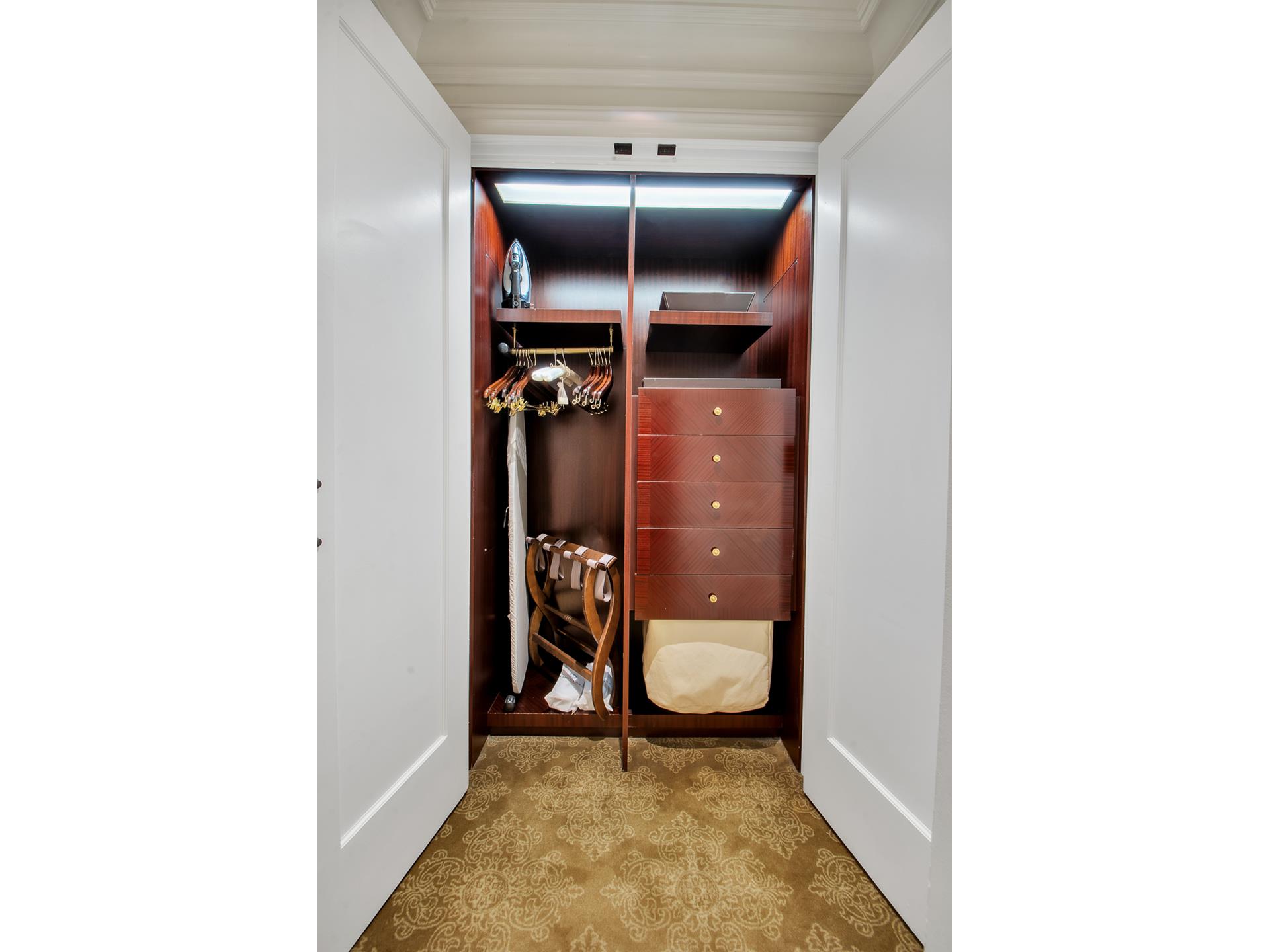 #11 photo, 1 CENTRAL Park S, マンハッタン Central Park South , NY 10019