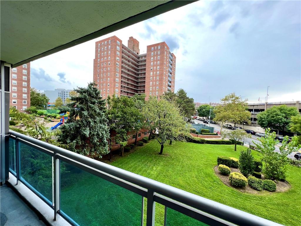 #1 photo, 9710 62 Drive, 皇后区 雷哥公园 Rego Park , NY 11374