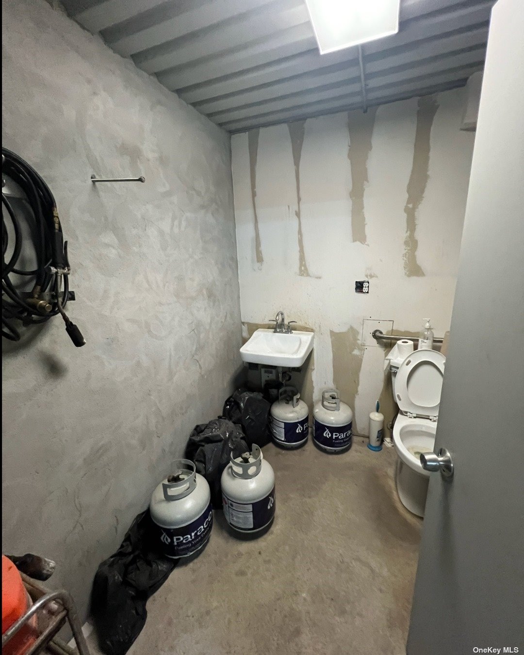 #1 photo, 18-15 128th Street, 法拉盛 Flushing , NY 11356