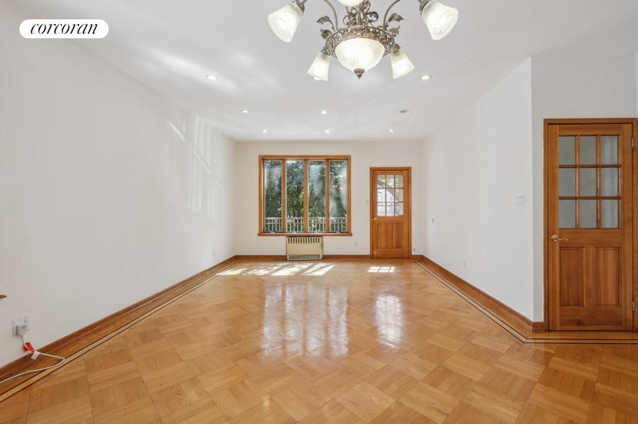 #1 photo, 429 84th Street, 布鲁克林 湾脊 Bay Ridge , NY 11209