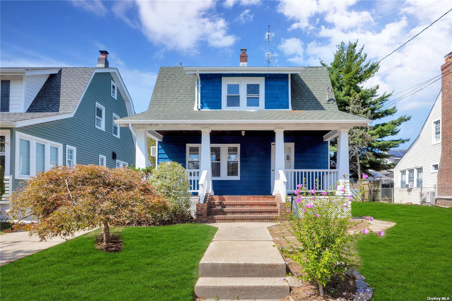 #1 photo, 98 N Grove Street, 长岛 Valley Stream , NY 11580