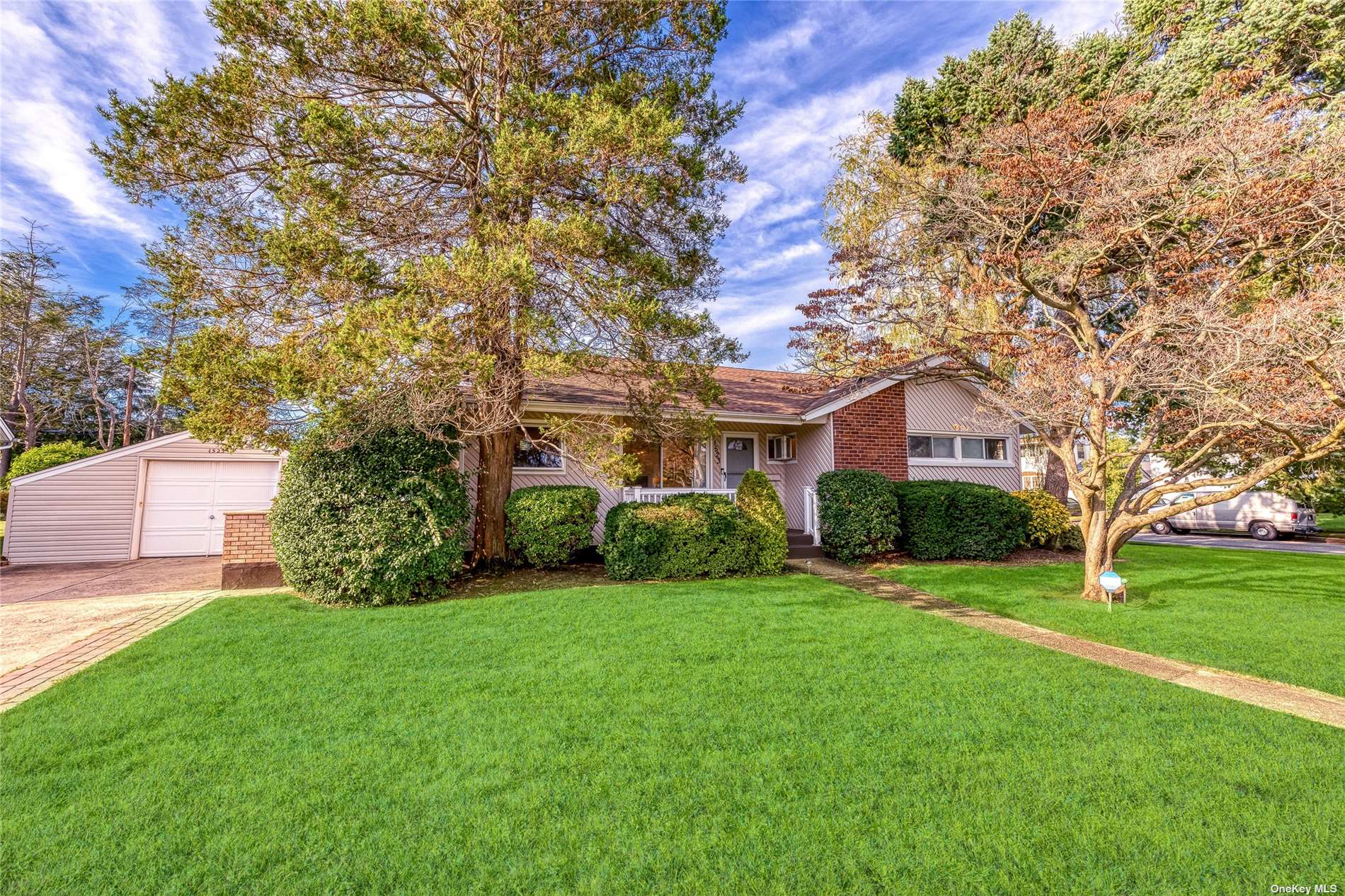 #1 photo, 1523 Rose Lane, 长岛 East Meadow , NY 11554