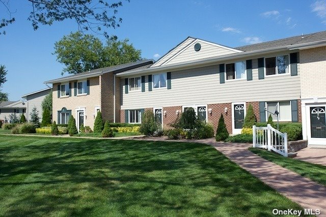 #1 photo, 853 Broadway Avenue, 东长岛 Holbrook , NY 11741