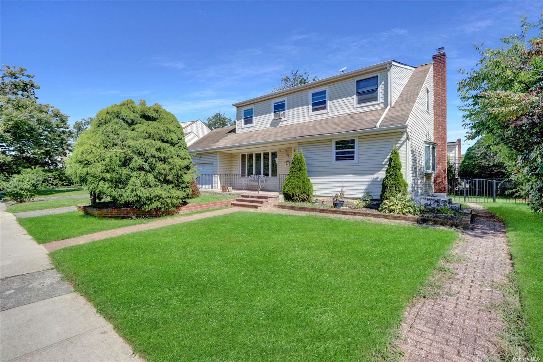 #1 photo, 25 Ford Drive, 长岛 Massapequa , NY 11758